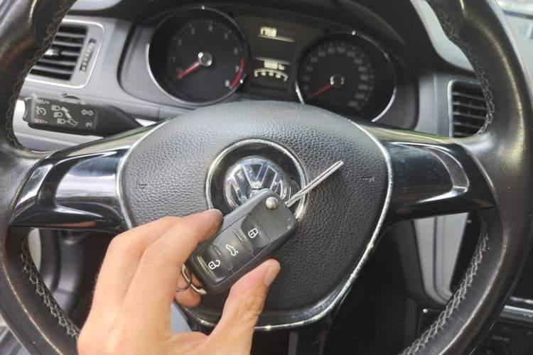 Used Volkswagen Gran Lavida 2015 1.6L Automatic Comfort Edition Vehicle Key