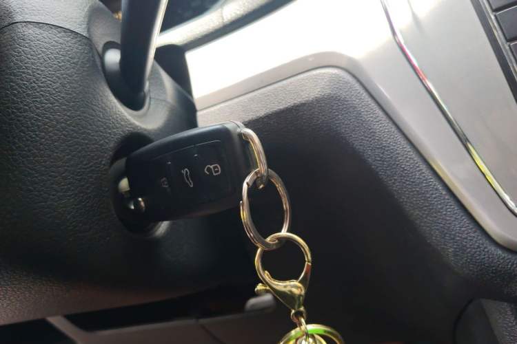 Used Volkswagen Gran Lavida 2015 1.6L Automatic Comfort Edition Vehicle Key