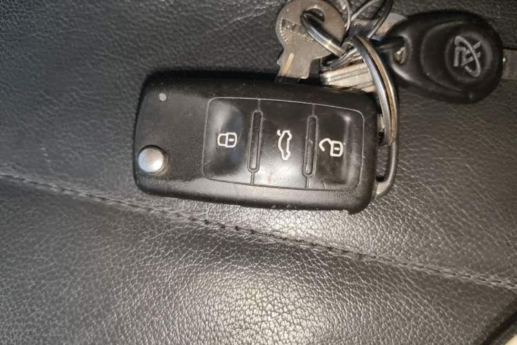 Used Volkswagen Gran Lavida 2015 1.6L Automatic Comfort Edition Vehicle Key