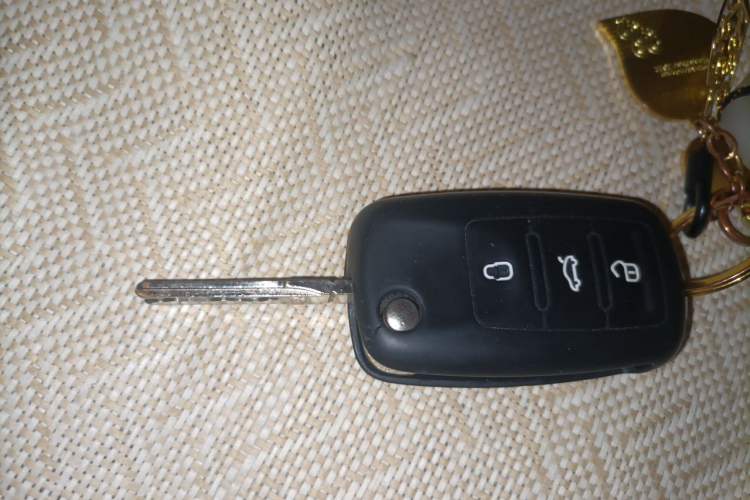 Used Volkswagen Gran Lavida 2015 1.6L Automatic Fashion Edition Vehicle Key
