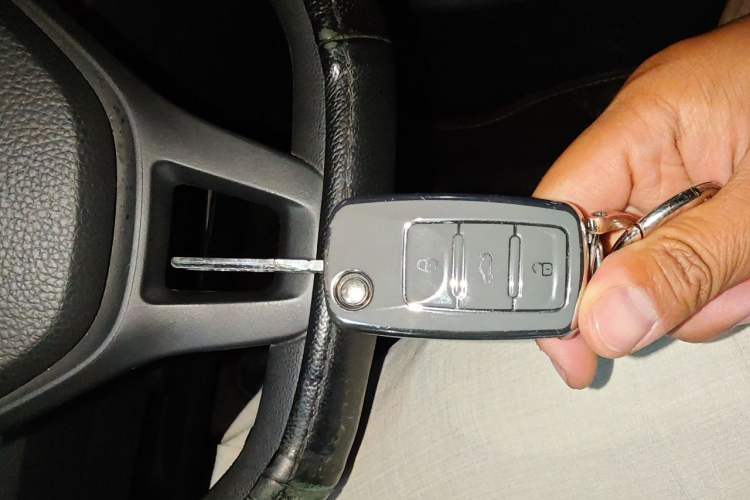 Used Volkswagen Gran Lavida 2015 1.6L Automatic Fashion Edition Vehicle Key