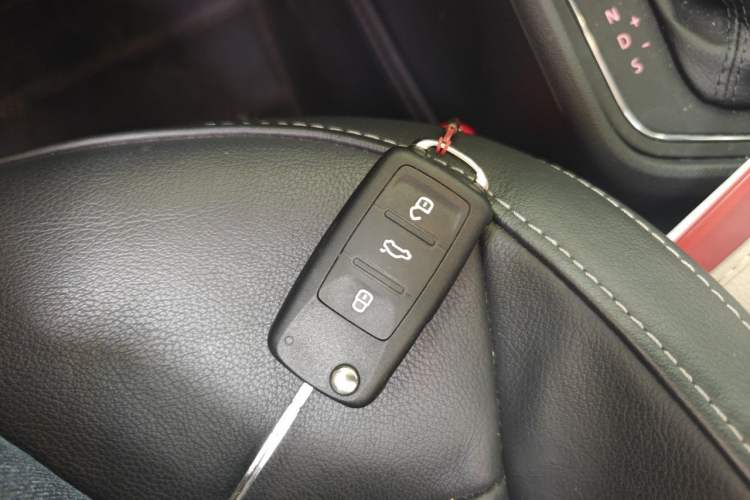 Used Volkswagen Gran Lavida 2015 230TSI DSG Comfort Edition Vehicle Key