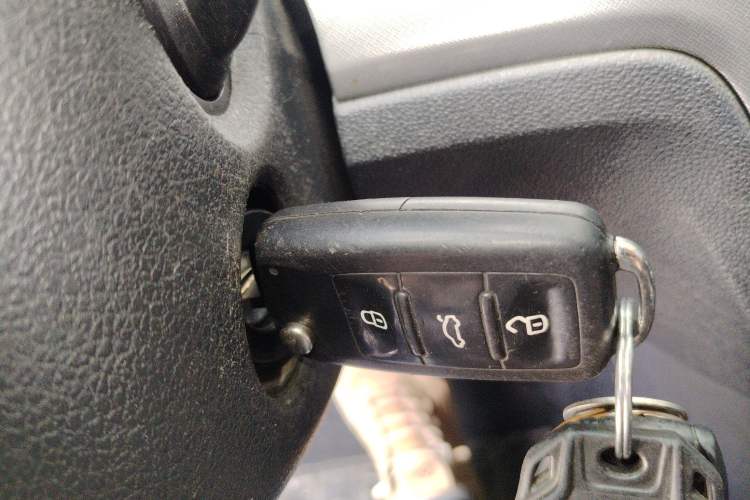 Used Volkswagen Gran Lavida 2015 1.6L Automatic Comfort Edition Vehicle Key