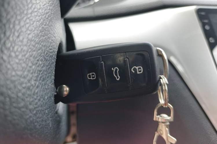 Used Volkswagen Gran Lavida 2015 230TSI DSG Comfort Edition Vehicle Key