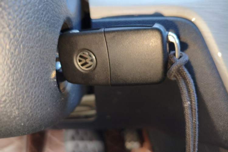 Used Volkswagen Gran Lavida 2015 1.6L Automatic Comfort Edition Vehicle Key