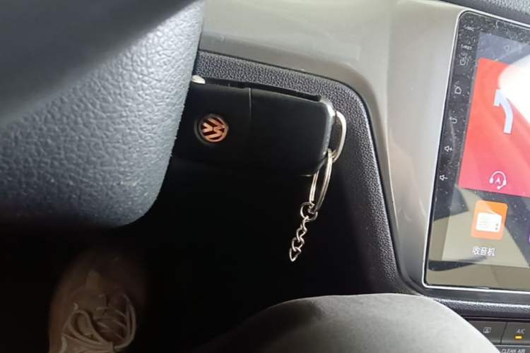 Used Volkswagen Gran Lavida 2015 1.6L Automatic Fashion Edition Vehicle Key