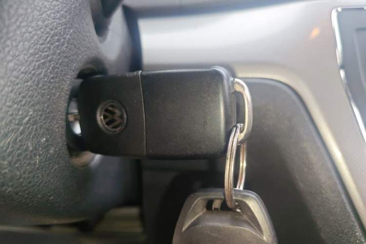 Used Volkswagen Gran Lavida 2015 1.6L Manual Comfort Edition Vehicle Key