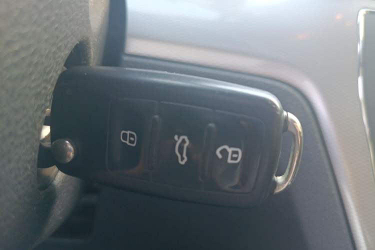 Used Volkswagen Gran Lavida 2015 230TSI DSG Comfort Edition Vehicle Key