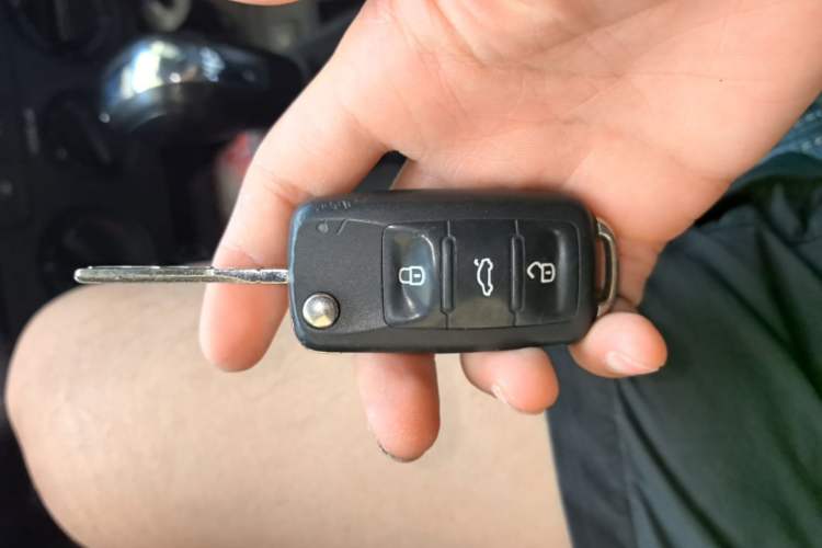Used Volkswagen Gran Lavida 2015 1.6L Automatic Fashion Edition Vehicle Key
