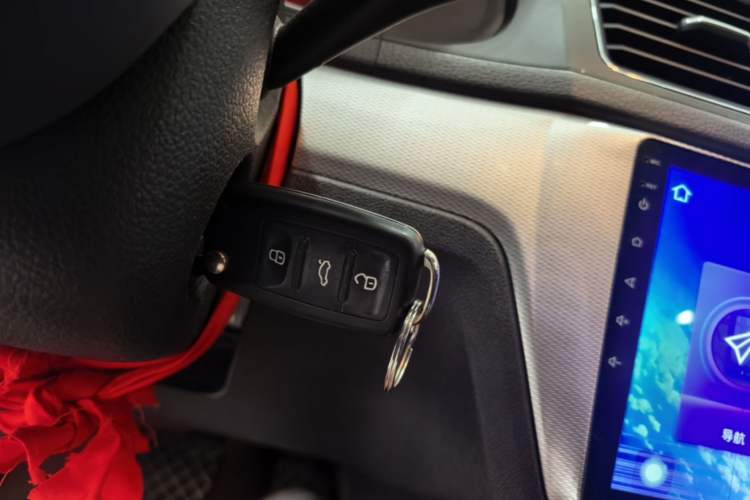 Used Volkswagen Gran Lavida 2015 1.6L Automatic Comfort Edition Vehicle Key