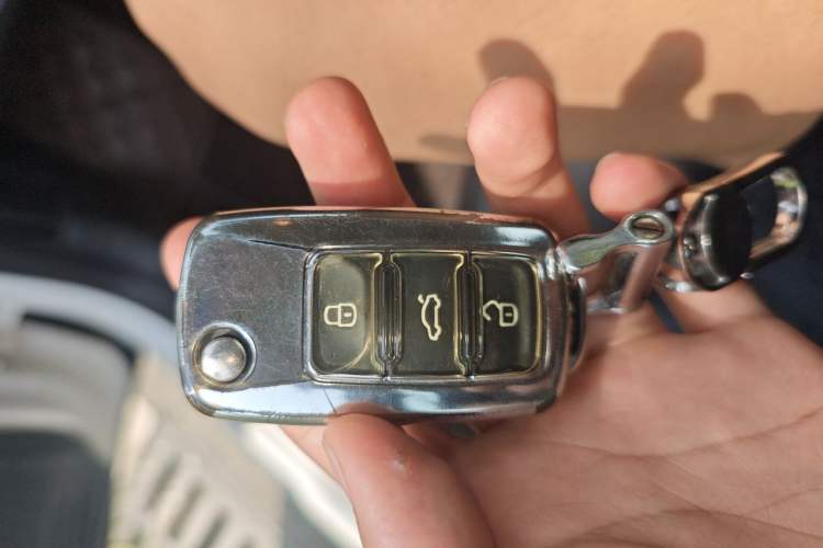 Used Volkswagen Gran Lavida 2015 1.6L Automatic Comfort Edition Vehicle Key