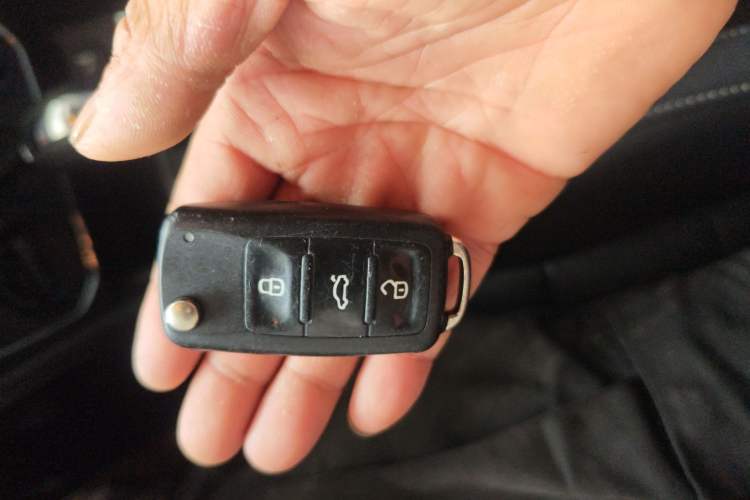 Used Volkswagen Gran Lavida 2015 1.6L Automatic Comfort Edition Vehicle Key