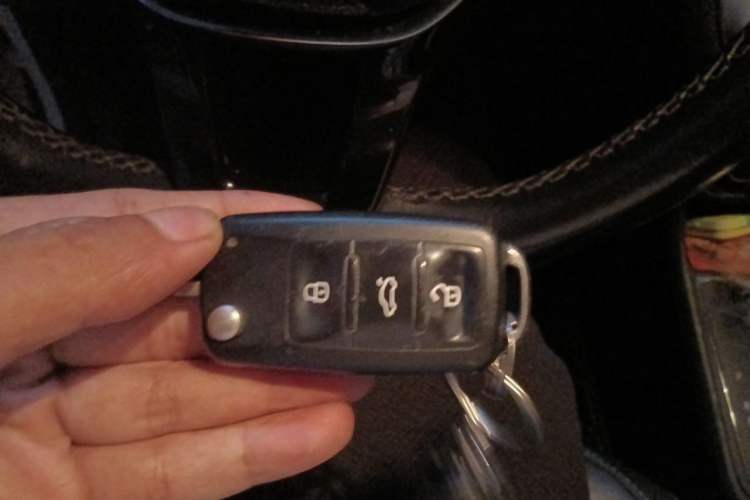 Used Volkswagen Gran Lavida 2015 1.6L Automatic Comfort Edition Vehicle Key