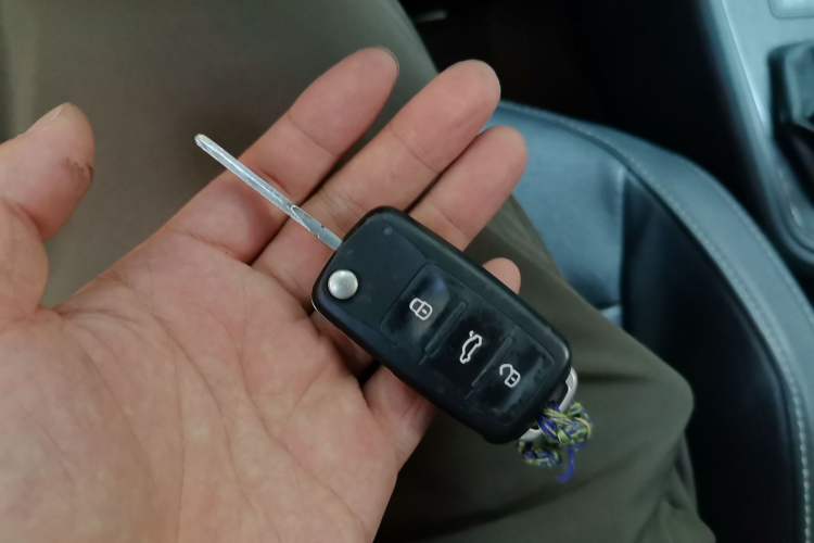 Used Volkswagen Gran Lavida 2015 1.6L Manual Comfort Edition Vehicle Key