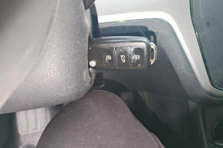 Used Volkswagen Gran Lavida 2015 1.6L Automatic Fashion Edition Vehicle Key