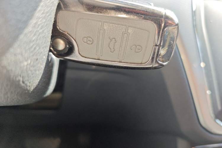 Used Volkswagen Gran Lavida 2015 1.6L Automatic Comfort Edition Vehicle Key