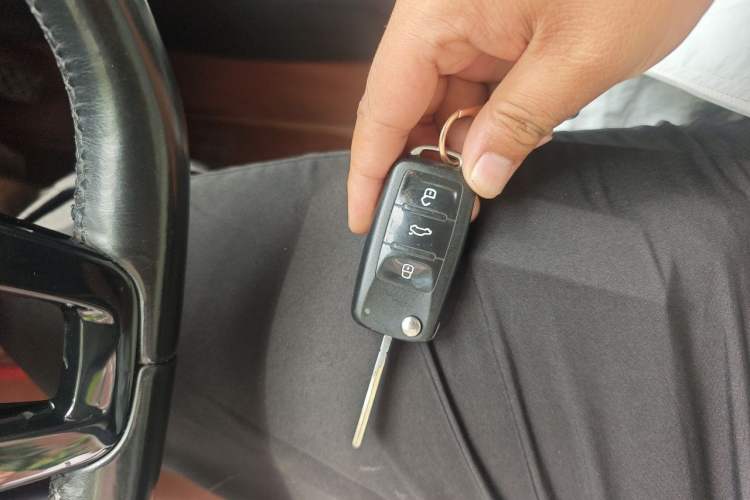 Used Volkswagen Gran Lavida 2015 1.6L Automatic Comfort Edition Vehicle Key