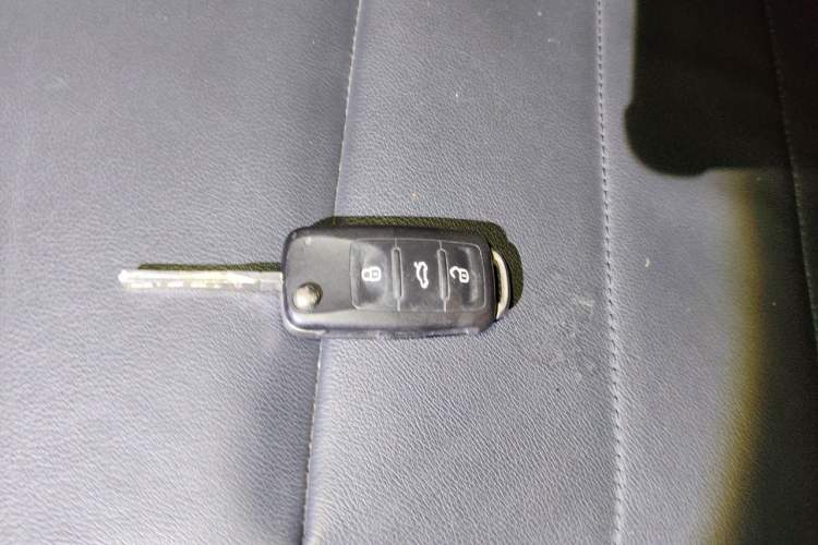 Used Volkswagen Gran Lavida 2015 1.6L Manual Comfort Edition Vehicle Key