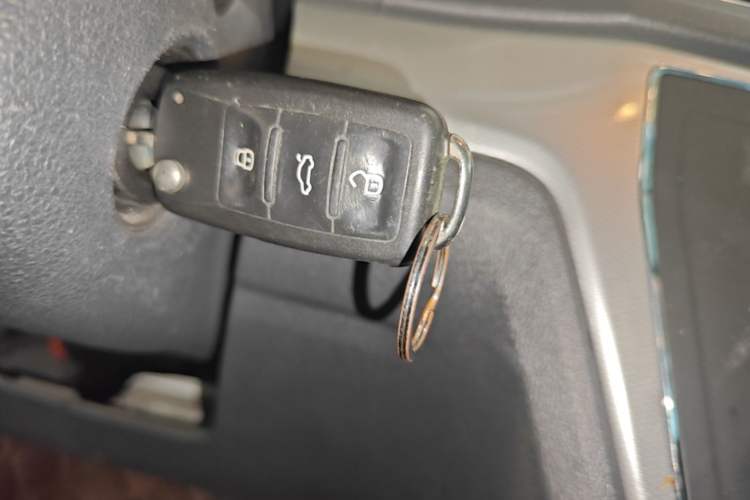 Used Volkswagen Gran Lavida 2015 1.6L Automatic Comfort Edition Vehicle Key