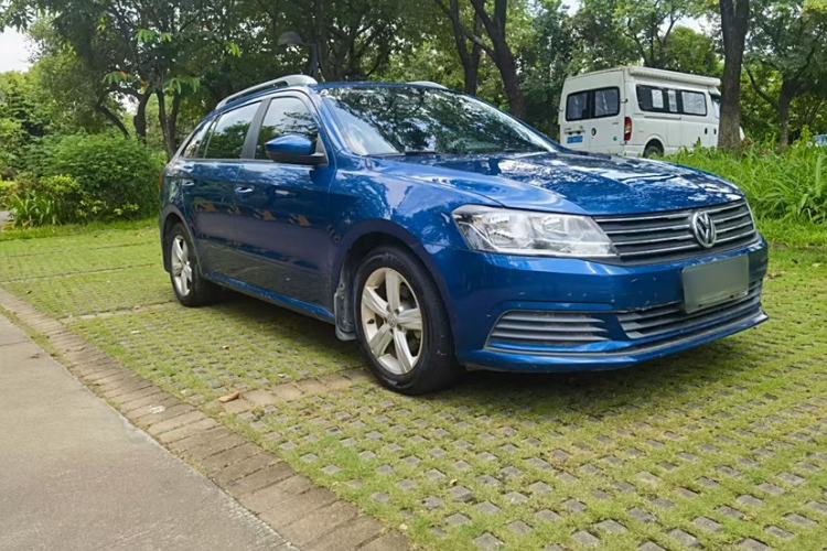 Used Volkswagen Gran Lavida 2017 1.6L Automatic Fashion Edition Exterior 4