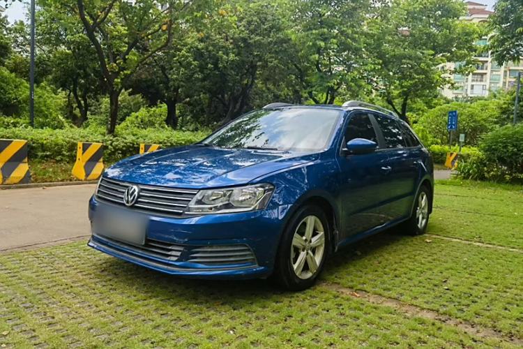 Used Volkswagen Gran Lavida 2017 1.6L Automatic Fashion Edition Exterior 6