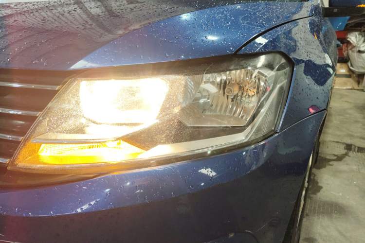 Used Volkswagen Gran Lavida 2017 1.6L Automatic Fashion Edition Left Front Headlight