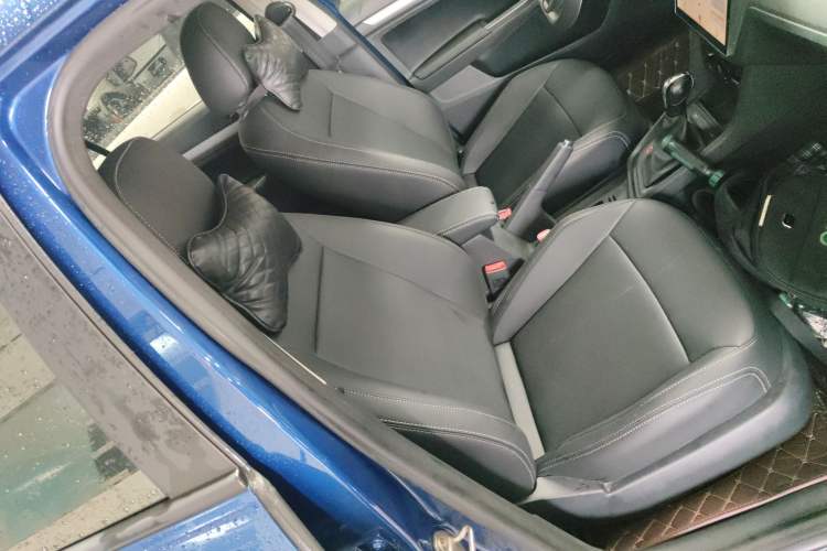Used Volkswagen Gran Lavida 2017 1.6L Automatic Fashion Edition Right Front Seat