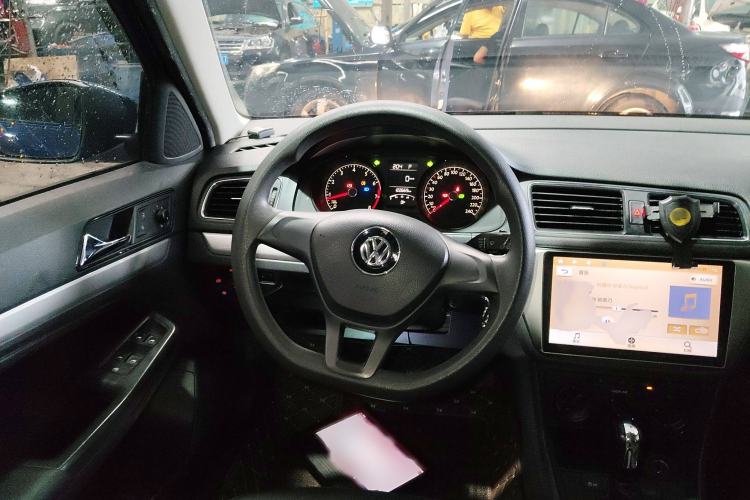 Used Volkswagen Gran Lavida 2017 1.6L Automatic Fashion Edition Steering Wheel