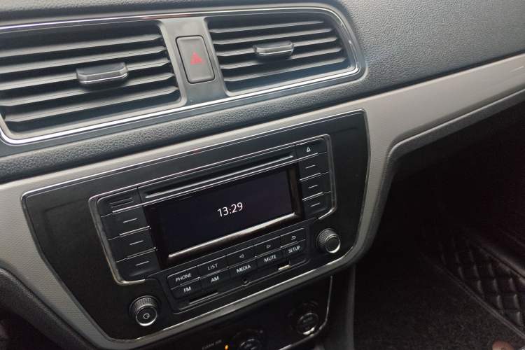 Used Volkswagen Gran Lavida 2017 180TSI DSG Comfort Edition Audio And AC Panel