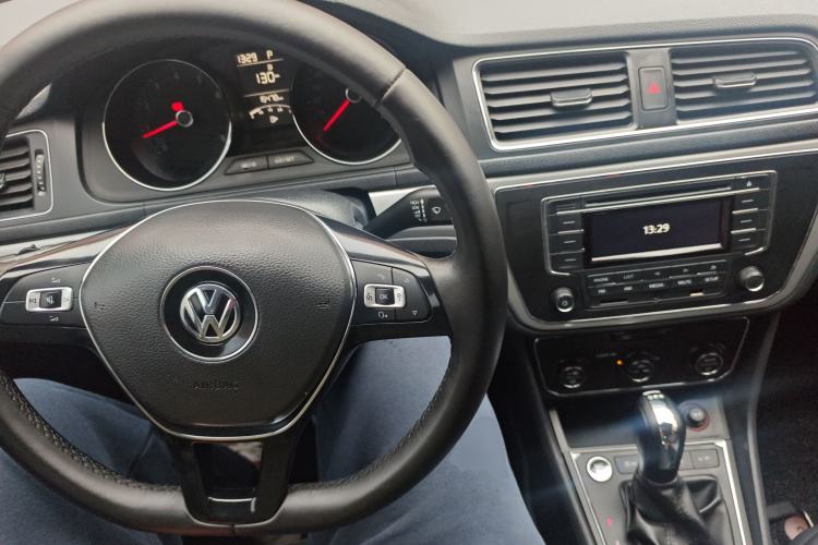 Used Volkswagen Gran Lavida 2017 180TSI DSG Comfort Edition Center Console