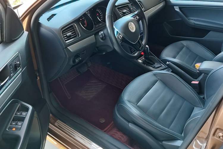 Used Volkswagen Gran Lavida 2017 180TSI DSG Comfort Edition Driver Seat
