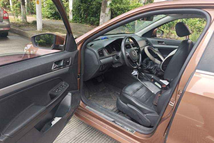 Used Volkswagen Gran Lavida 2017 180TSI DSG Comfort Edition Driver Seat