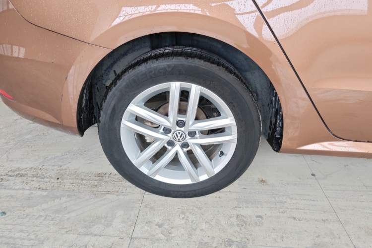 Used Volkswagen Gran Lavida 2017 180TSI DSG Comfort Edition Exterior 5