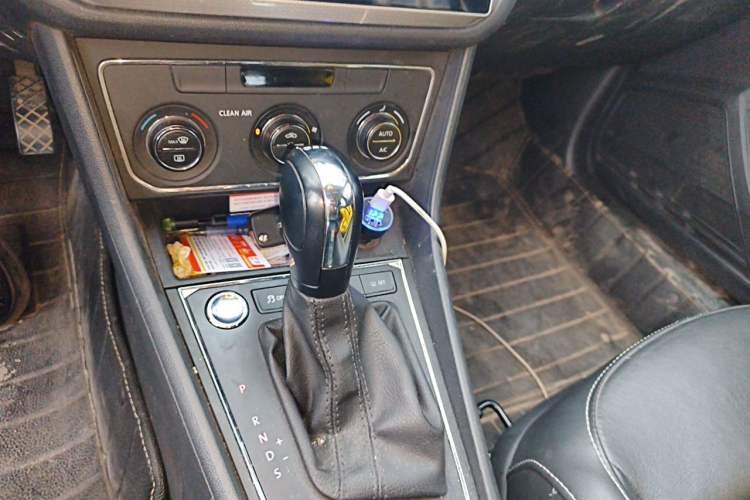 Used Volkswagen Gran Lavida 2017 180TSI DSG Comfort Edition Gear Lever