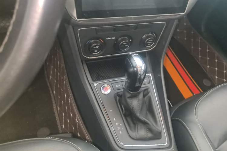 Used Volkswagen Gran Lavida 2017 180TSI DSG Comfort Edition Gear Lever