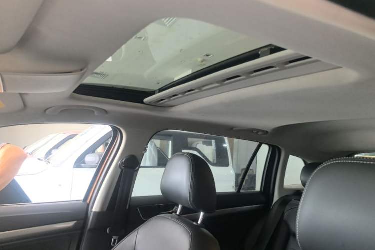 Used Volkswagen Gran Lavida 2017 180TSI DSG Comfort Edition Headliner