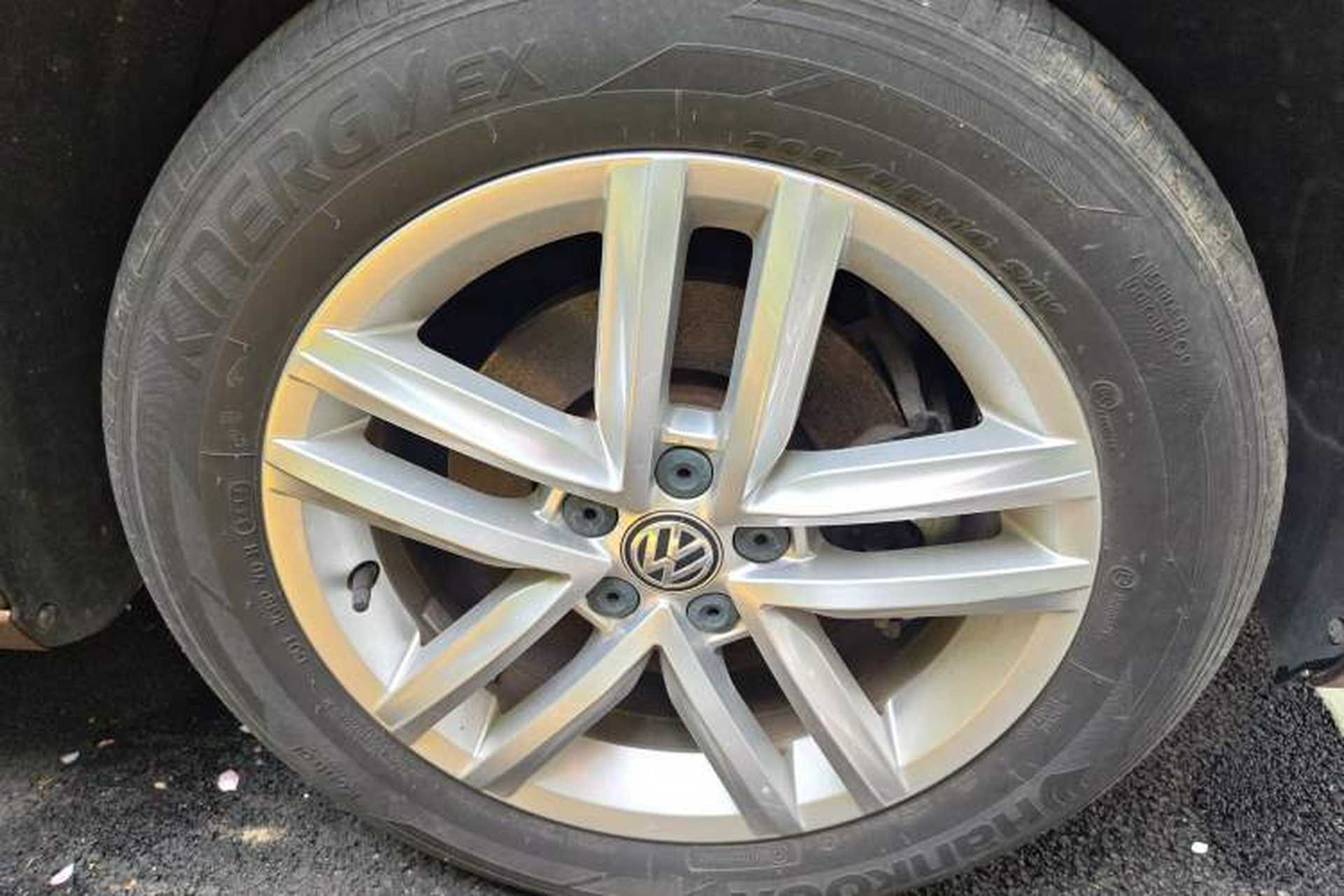 Used Volkswagen Gran Lavida 2017 180TSI DSG Comfort Edition Right Front Wheel Hub