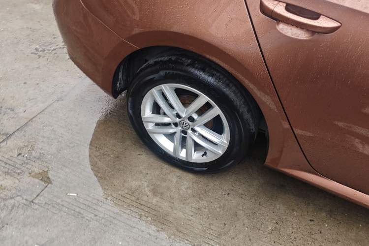 Used Volkswagen Gran Lavida 2017 180TSI DSG Comfort Edition Right Rear Wheel Hub
