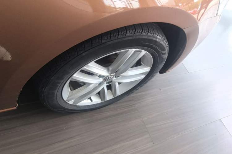 Used Volkswagen Gran Lavida 2017 180TSI DSG Comfort Edition Right Rear Wheel Hub
