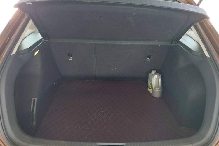 Used Volkswagen Gran Lavida 2017 180TSI DSG Comfort Edition Trunk