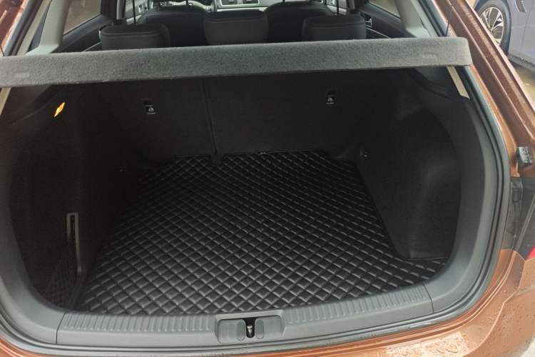 Used Volkswagen Gran Lavida 2017 180TSI DSG Comfort Edition Trunk