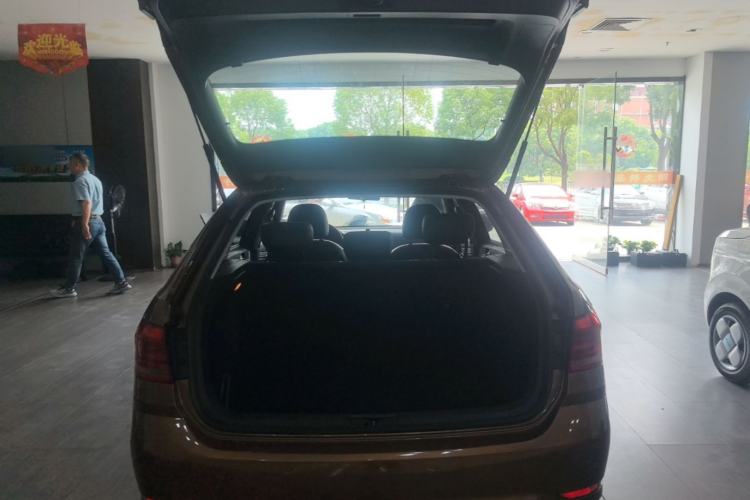 Used Volkswagen Gran Lavida 2017 180TSI DSG Comfort Edition Trunk