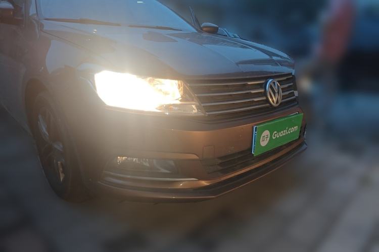 Used Volkswagen Gran Lavida 2017 230TSI DSG Comfort Edition Front Right 45 Deg