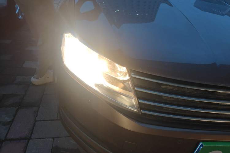 Used Volkswagen Gran Lavida 2017 230TSI DSG Comfort Edition Right Front Headlight