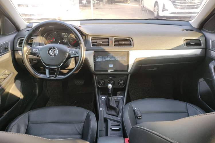 Used Volkswagen Gran Lavida 2017 230TSI DSG Comfort Edition Center Console