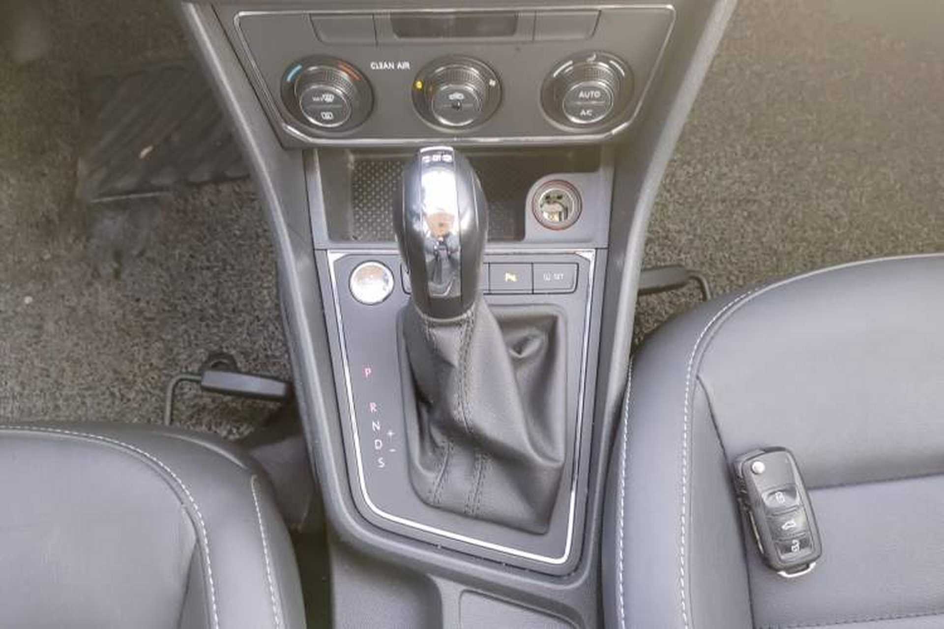 Used Volkswagen Gran Lavida 2017 230TSI DSG Comfort Edition Gear Lever