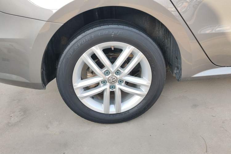 Used Volkswagen Gran Lavida 2017 230TSI DSG Comfort Edition Right Rear Wheel Hub