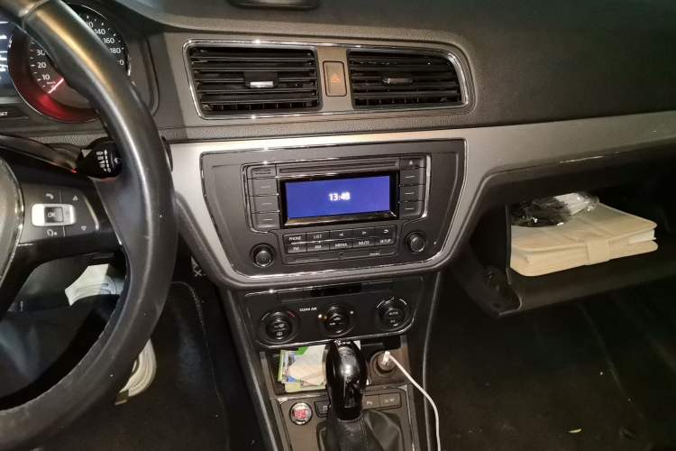 Used Volkswagen Gran Lavida 2017 180TSI DSG Comfort Edition Audio And AC Panel