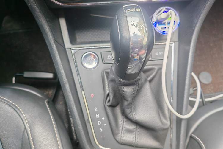 Used Volkswagen Gran Lavida 2017 180TSI DSG Comfort Edition Gear Lever