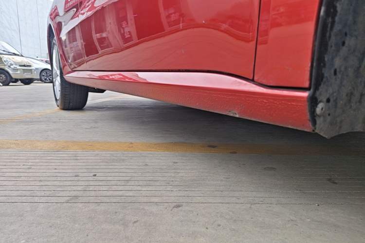 Used Volkswagen Gran Lavida 2017 180TSI DSG Comfort Edition Right Side Sill